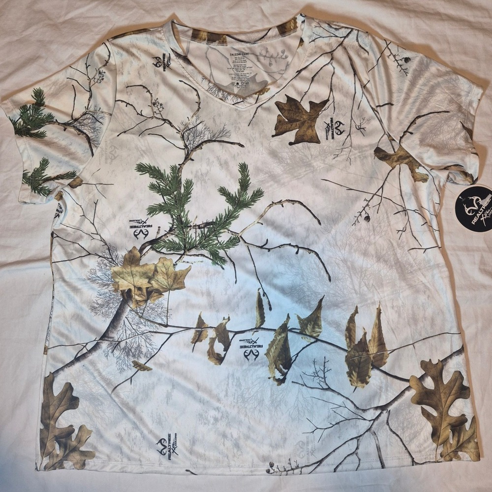 Realtree Xtra Colors Camo V-Neck T-Shirt Womens 3X White Oak Pine Leaf Print NWT